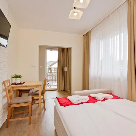 Goscinne Krzys Bed & Breakfast *